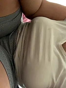 Snapshot of mariabootyyy chatting on October 4, 8:01 am mariabootyyy online show from October 4, 8:01 am