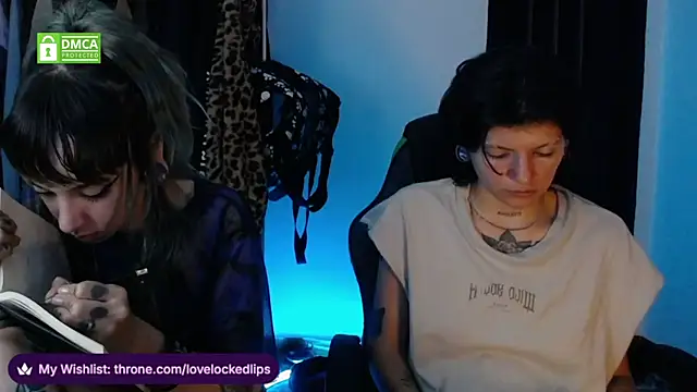 lovelockedlips online show from May 28, 3:26 am