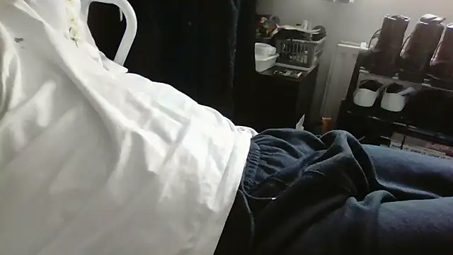 Snapshot of cumplaywithme78 chatting on April 16, 9:43 am cumplaywithme78 online show from April 16, 9:43 am