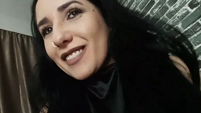 Snapshot of missdyaa chatting on October 8, 11:24 pm missdyaa online show from October 8, 11:24 pm