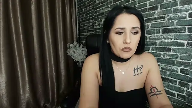 Snapshot of missdyaa chatting on October 16, 12:00 am missdyaa online show from October 16, 12:00 am