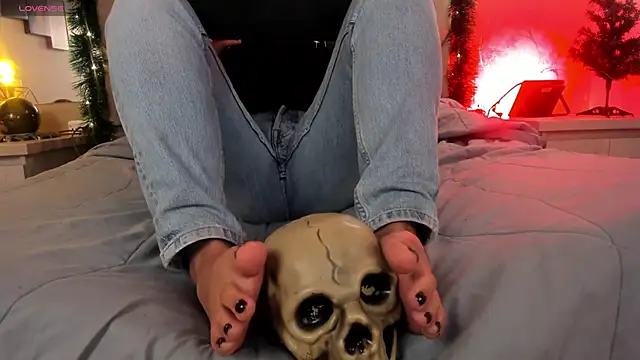 Snapshot of kailinmoonx chatting on January 16, 1:04 pm kailinmoonx online show from January 16, 1:04 pm