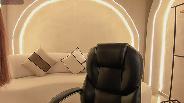 MaiaCollins online show from November 17, 12:33 pm