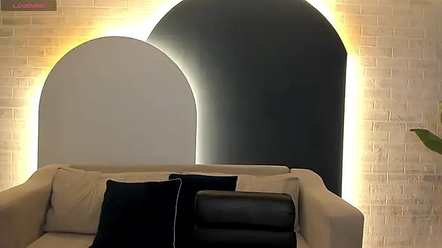 MaiaCollins online show from November 23, 4:40 pm