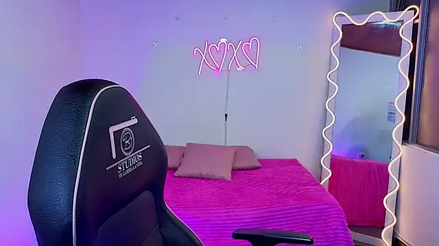 Malory tay1 online show from November 21, 7:01 pm