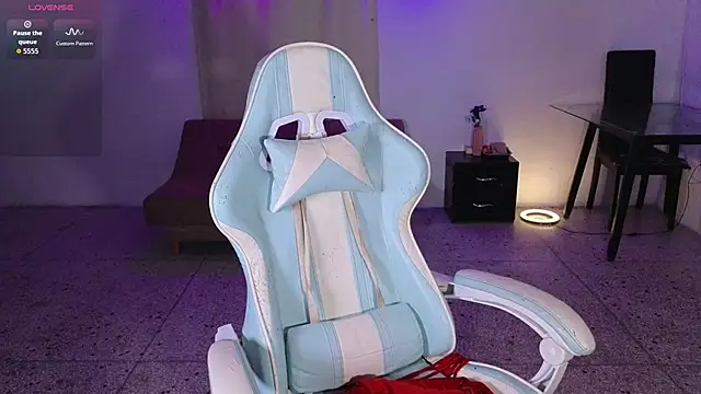 eleselas online show from November 2, 11:29 pm