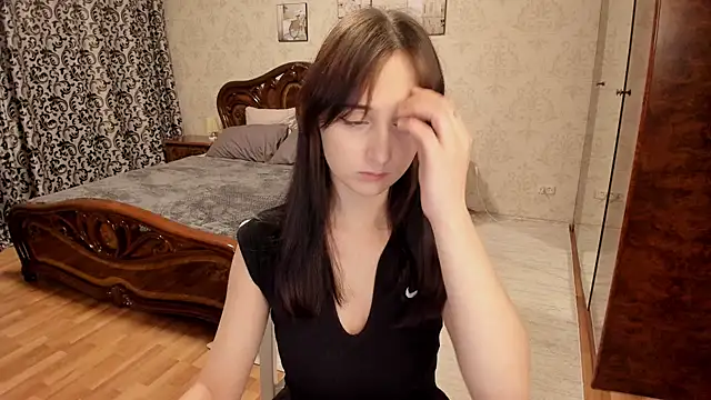 JulietMonli online show from October 29, 11:45 am