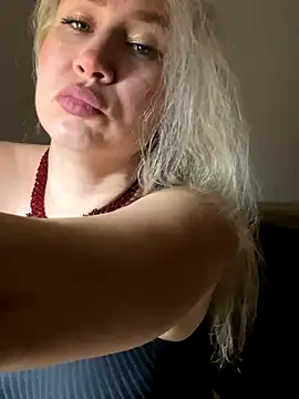 Nikusia online show from December 4, 1:53 pm