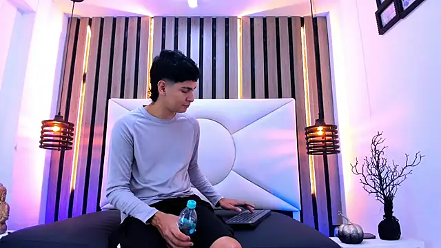 Jhojan twink online show from October 24, 12:23 pm