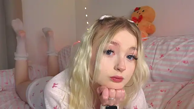 Snapshot of minigirl chatting on February 7, 4:11 pm minigirl online show from February 7, 4:11 pm