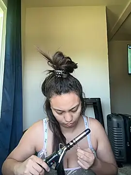 hoesluvcedes online show from June 3, 12:57 am