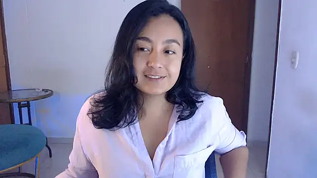 Snapshot of Themagicpotion chatting on April 13, 2:00 pm Themagicpotion online show from April 13, 2:00 pm