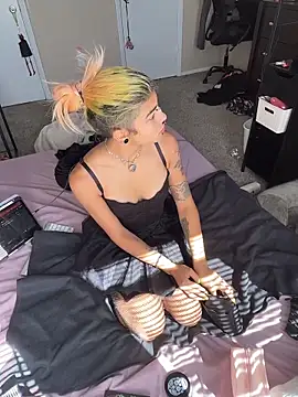 Snapshot of Harley_cams chatting on October 31, 4:08 pm Harley cams online show from October 31, 4:08 pm