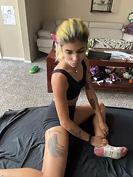 Snapshot of Harley_cams chatting on November 10, 9:03 pm Harley cams online show from November 10, 9:03 pm