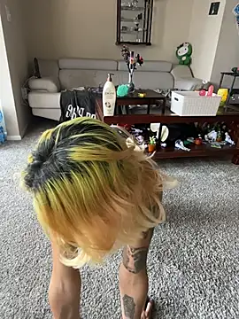 Snapshot of Harley_cams chatting on November 17, 8:47 pm Harley cams online show from November 17, 8:47 pm