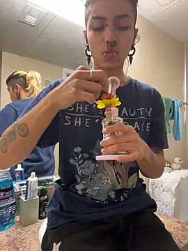 Snapshot of Harley_cams chatting on December 15, 4:00 pm Harley cams online show from December 15, 4:00 pm