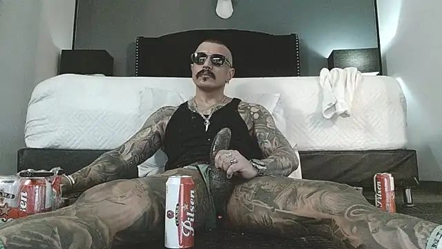 Snapshot of danilog515 chatting on January 10, 7:43 am danilog515 online show from January 10, 7:43 am