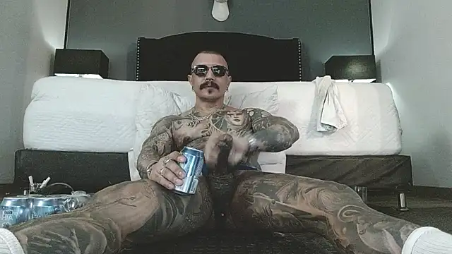 Snapshot of danilog515 chatting on January 19, 8:18 am danilog515 online show from January 19, 8:18 am