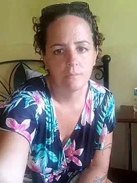 Snapshot of emiliemilf chatting on February 13, 7:54 pm emiliemilf online show from February 13, 7:54 pm