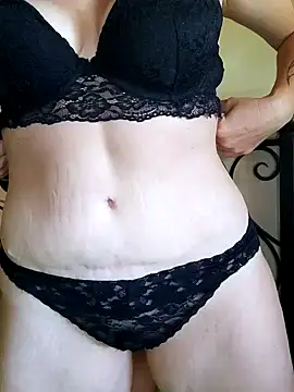 Snapshot of emiliemilf chatting on February 26, 7:57 pm emiliemilf online show from February 26, 7:57 pm