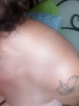 Snapshot of emiliemilf chatting on February 28, 8:26 am emiliemilf online show from February 28, 8:26 am