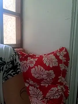 emiliemilf online show from April 13, 8:14 pm