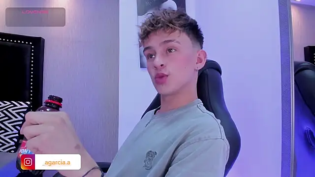 LiamWildx20 online show from April 8, 4:12 am