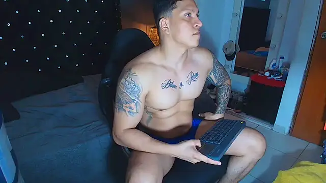 ethan dalton  online show from December 2, 3:23 am