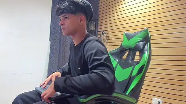 317894 online show from April 9, 5:29 am