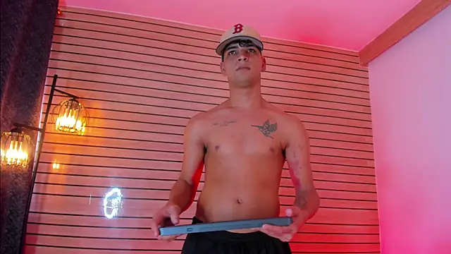 317894 online show from April 14, 10:49 pm