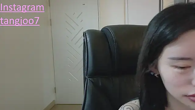 Snapshot of tangju7 chatting on January 15, 5:01 am tangju7 online show from January 15, 5:01 am