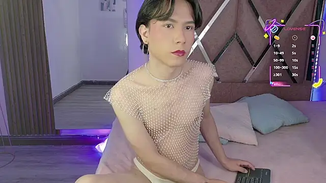 Ash Femboy online show from September 12, 9:37 pm