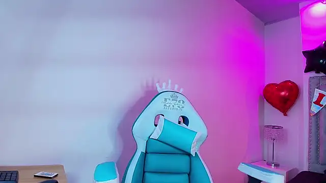 Lia adamsss online show from February 12, 3:34 am