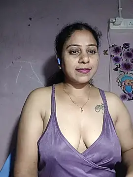 JENNIFERtamil online show from June 5, 8:36 pm