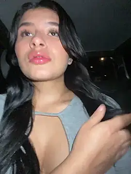 andrea gomes  online show from January 9, 8:39 am