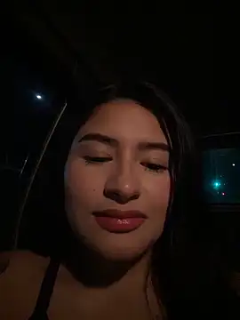 andrea gomes  online show from March 31, 7:53 am