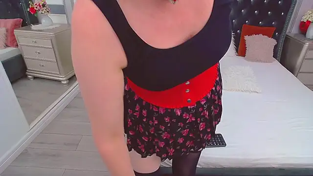 SuzzySun online show from January 16, 2:10 pm