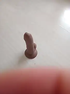 Snapshot of fetish4you27 chatting on January 5, 9:48 am fetish4you27 online show from January 5, 9:48 am