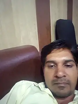johnny8731 online show from April 29, 2:43 pm
