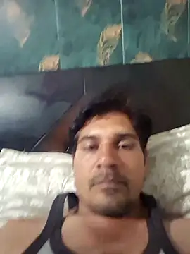 Snapshot of johnny8731 chatting on June 24, 5:23 pm johnny8731 online show from June 24, 5:23 pm