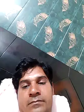 Snapshot of johnny8731 chatting on June 27, 6:46 pm johnny8731 online show from June 27, 6:46 pm