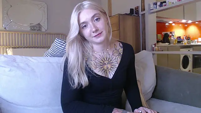 tattoobbgirl online show from March 18, 8:37 pm