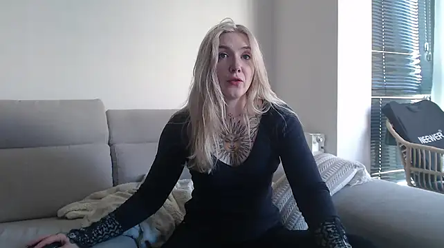 tattoobbgirl online show from October 7, 11:51 am