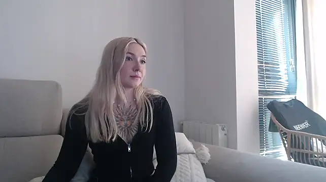 tattoobbgirl online show from October 15, 11:32 am