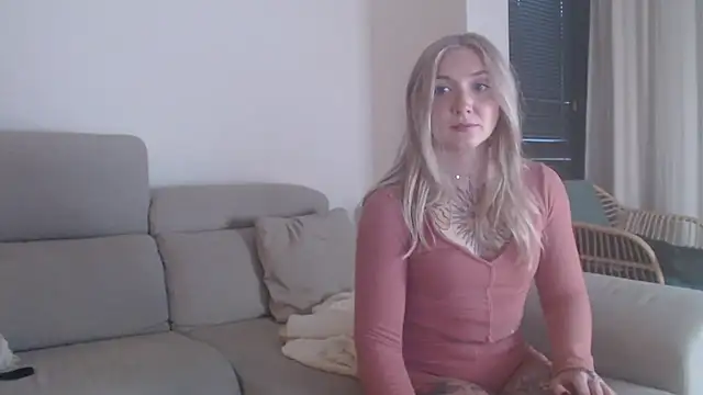 tattoobbgirl online show from December 1, 4:45 pm