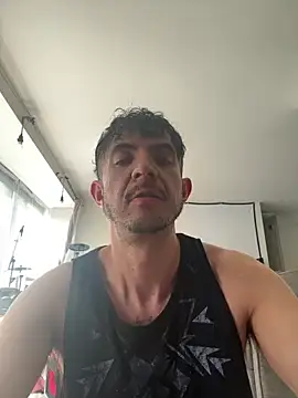 VicS119717 online show from April 19, 8:44 pm