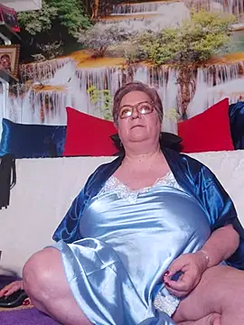 QueenPammy1 online show from February 5, 7:13 am