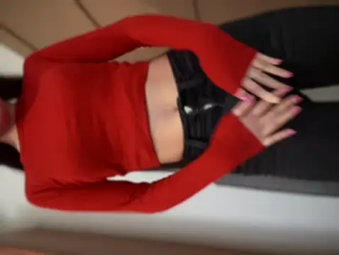 Snapshot of EvieSexy chatting on March 19, 10:00 am EvieSexy online show from March 19, 10:00 am