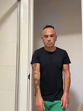 mateocali25 online show from May 15, 4:14 pm