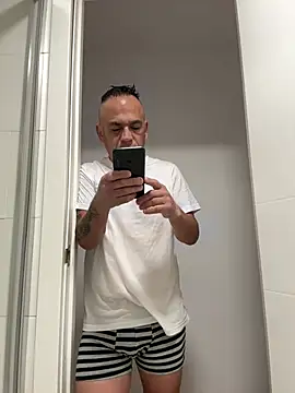mateocali25 online show from May 16, 12:59 pm